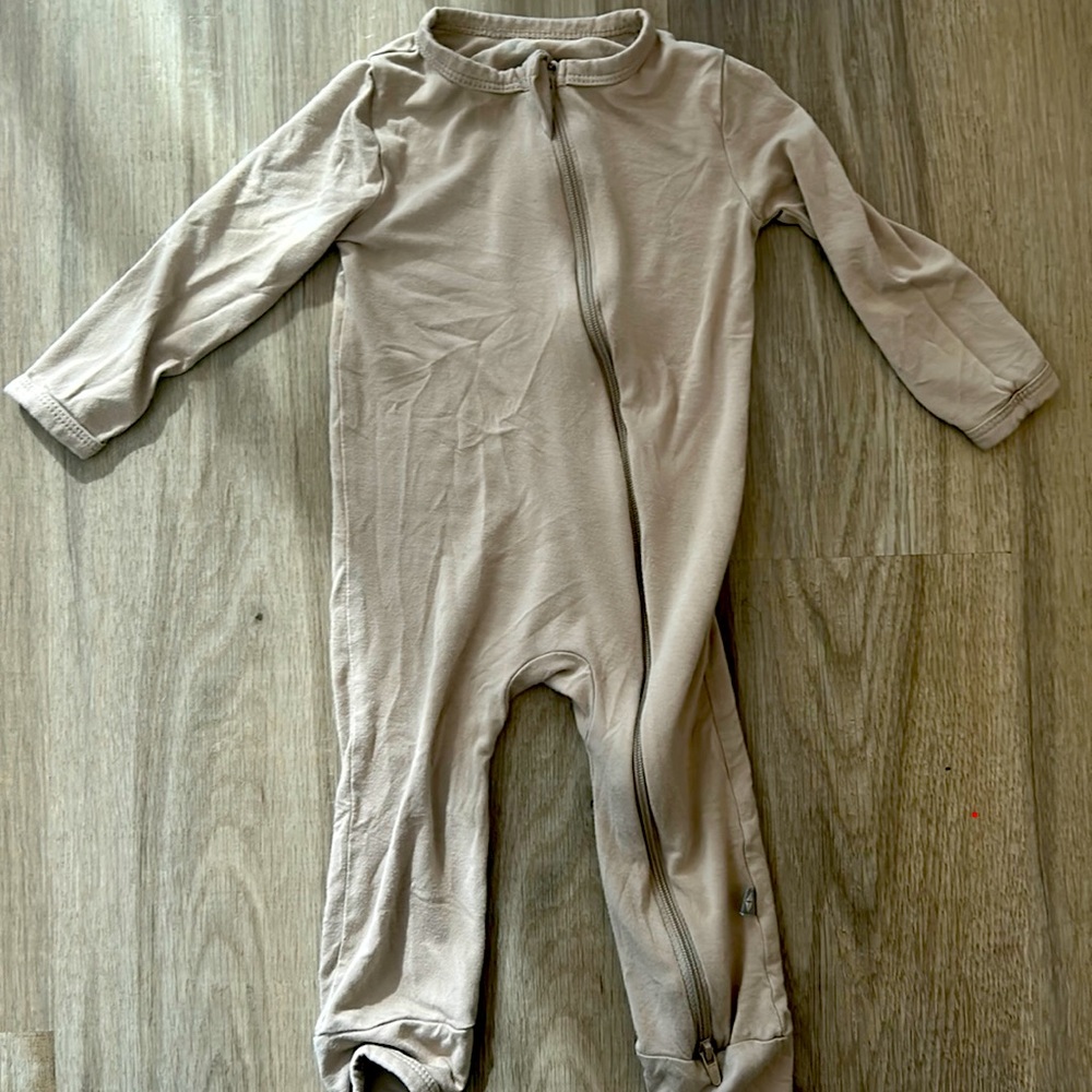 Kyte BABY 6-12 month romper!